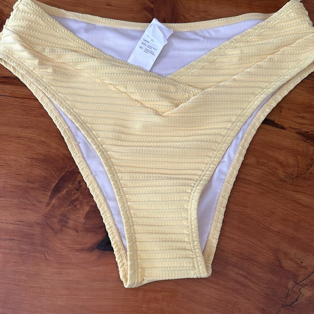 Yellow Bikini - Picture 2 of 6